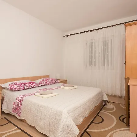 Pinto Apartamento Makarska