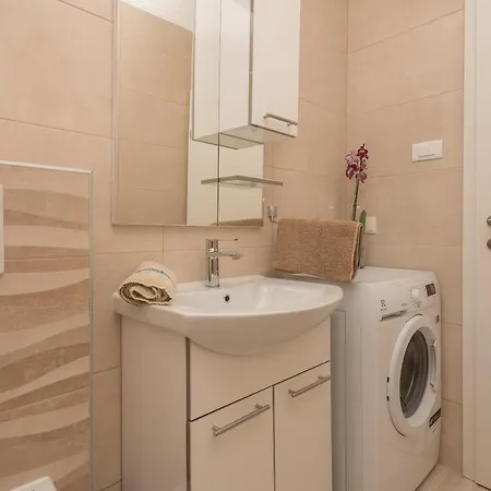 Pinto Apartment *