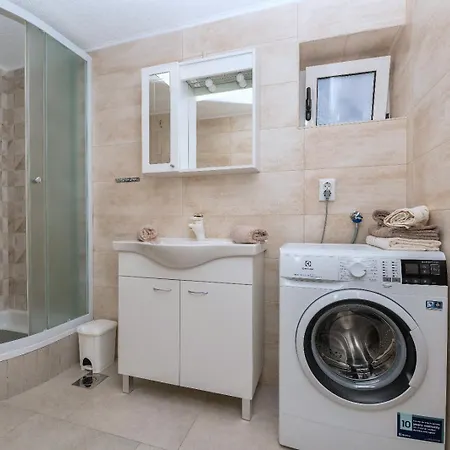 Pinto Apartamento Makarska