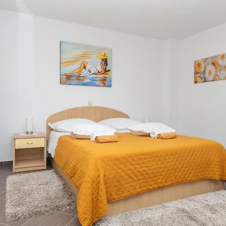 Pinto Apartamento Makarska